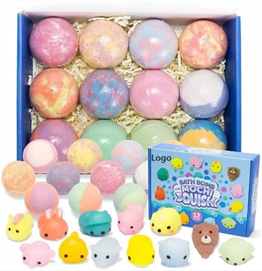 아이들을위한 장난감이있는 깜짝 목욕 폭탄