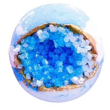 여성을위한 크리스탈이있는 지오드 목욕 폭탄