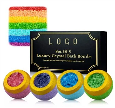 내부에 크리스탈이있는 천연 지오드 목욕 폭탄